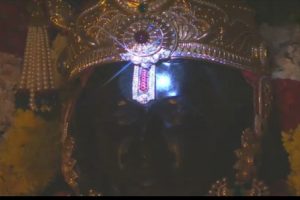 Ayodhya-Ram-Lallas-Divine-Surya-Tilak-During-the-Abhijit-Muhurat-Devotees-Overcome-with-Emotion!