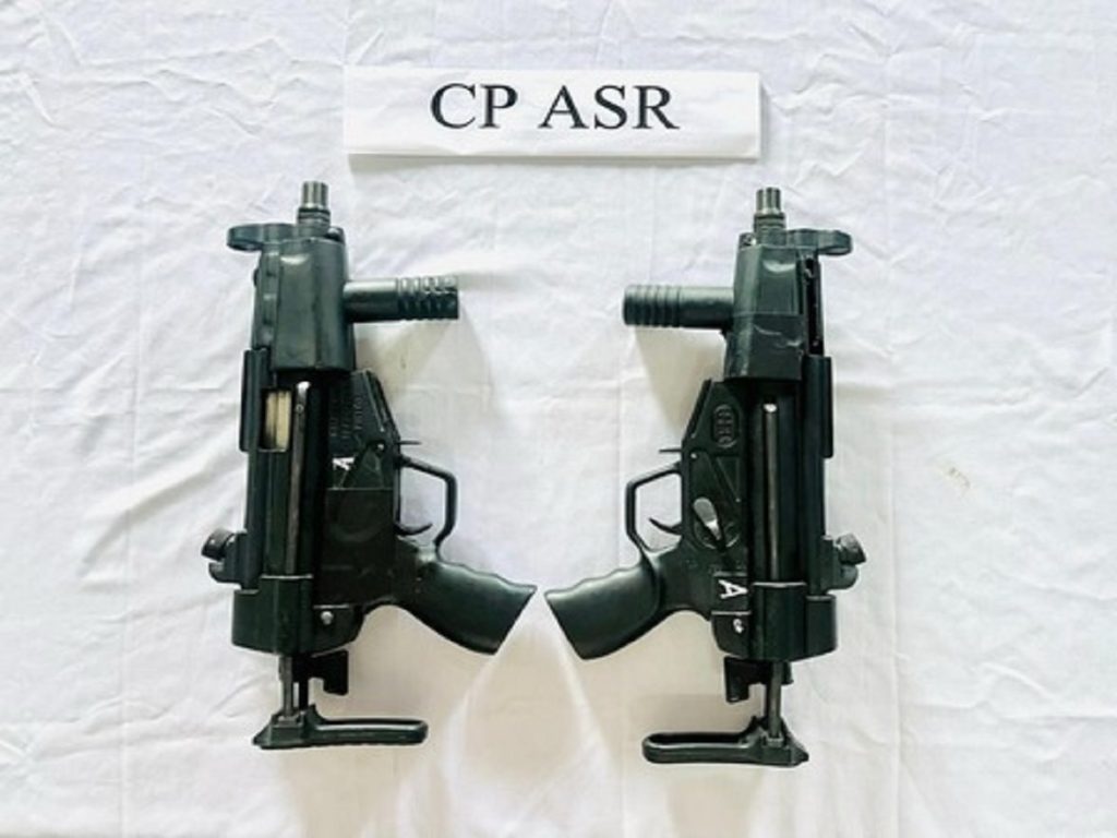 अमृतसर में हथियार तस्करी का भंडाफोड़, फरार आरोपियों की तलाश जारी