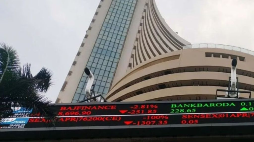 कच्चे तेल की कीमतों में उबाल से दलाल स्ट्रीट में कोहराम, सेंसेक्स 2300 गिरा