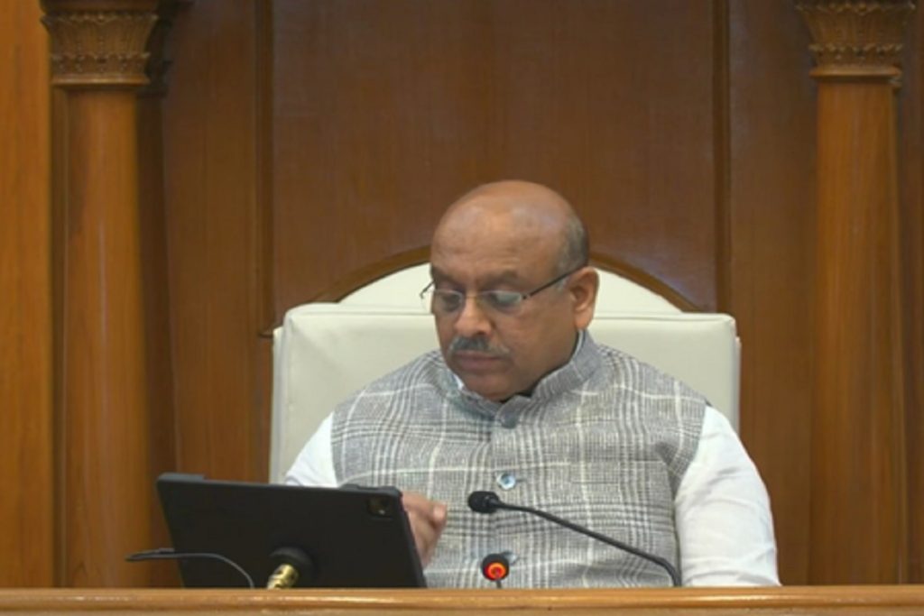 दिल्ली विधानसभा ने केजरीवाल, सिसोदिया को चेतावनी देते किया प्रस्ताव पारित!