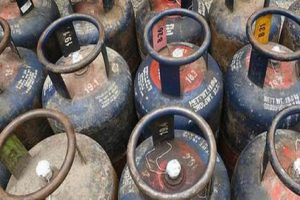 Fears-of-commercial-gas-shortage-in-Himachal-cylinder-refilling-refused-in-Baddi!