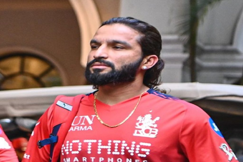 आईपीएल 2026: आरसीबी ने टॉस जीता, एसआरएच के खिलाफ गेंदबाजी चुनी!