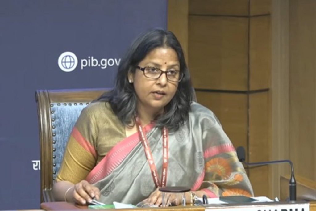 एलपीजी पैनिक बुकिंग घटी, कालाबाजारी पर सख्ती: पेट्रोलियम मंत्रालय का दावा!