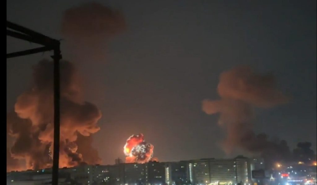 इजरायल के ईरान पर बड़े हवाई हमले, तेहरान का मेहराबाद एयरपोर्ट धुंआ-धुंआ