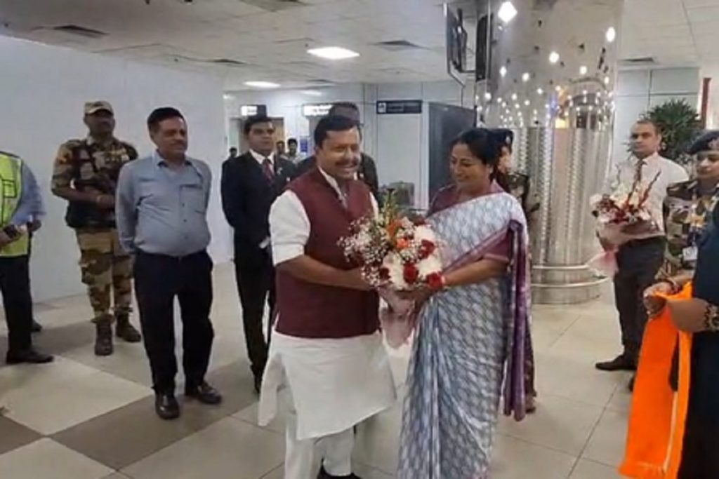 राज्यसभा चुनाव जीतकर दिल्ली पहुंचे नितिन नवीन का हवाई अड्डे पर जोरदार स्वागत!