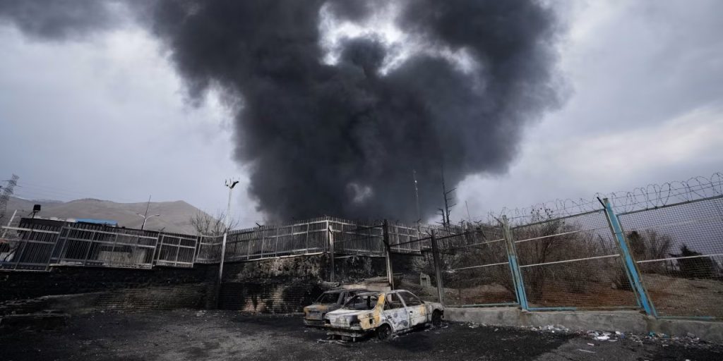 ईरान की चेतावनी: अमेरिकी सहयोगी तेल ढांचे को राख में बदल देंगे