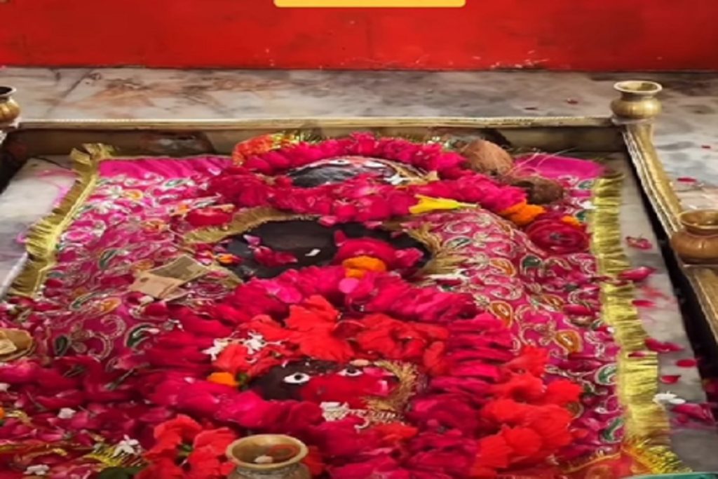 नवरात्रि चौथे दिन मां कुष्मांडा के इन मंदिरों में करें दर्शन!