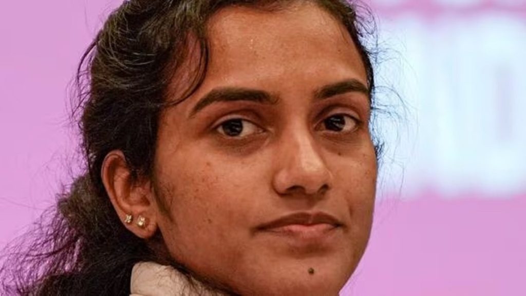 दुबई एयरपोर्ट के पास धमाका, पीवी सिंधु बोलीं – “हर घंटे हालात और डरावने हो रहे”
