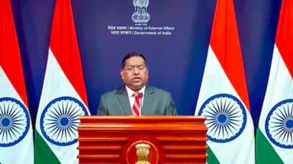 USCIRF रिपोर्ट पर भारत का तीखा पलटवार: ‘पहले अमेरिका में हिंदू मंदिरों पर हमलों पर ध्यान दें’