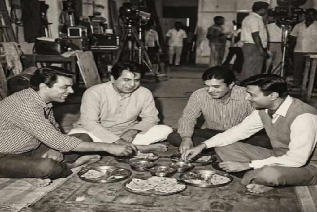 दिलीप-धर्मेंद्र-देव-राजेश की एआई तस्वीर पर शेखर कपूर ट्रोल!