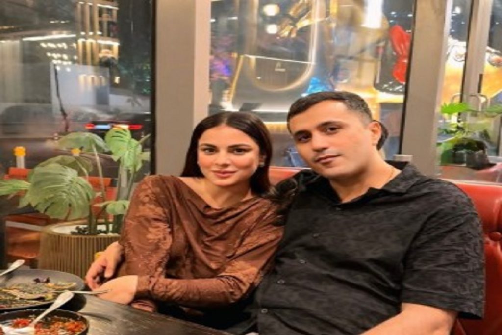 श्रद्धा आर्या ने राहुल नागपाल पर लुटाया प्यार, खास पोस्ट से बनाया पति का दिन!