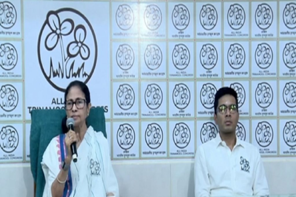 बंगाल चुनाव में टीएमसी सभी सीटों पर उम्मीदवार, ममता बनर्जी भवानीपुर से मैदान में! 