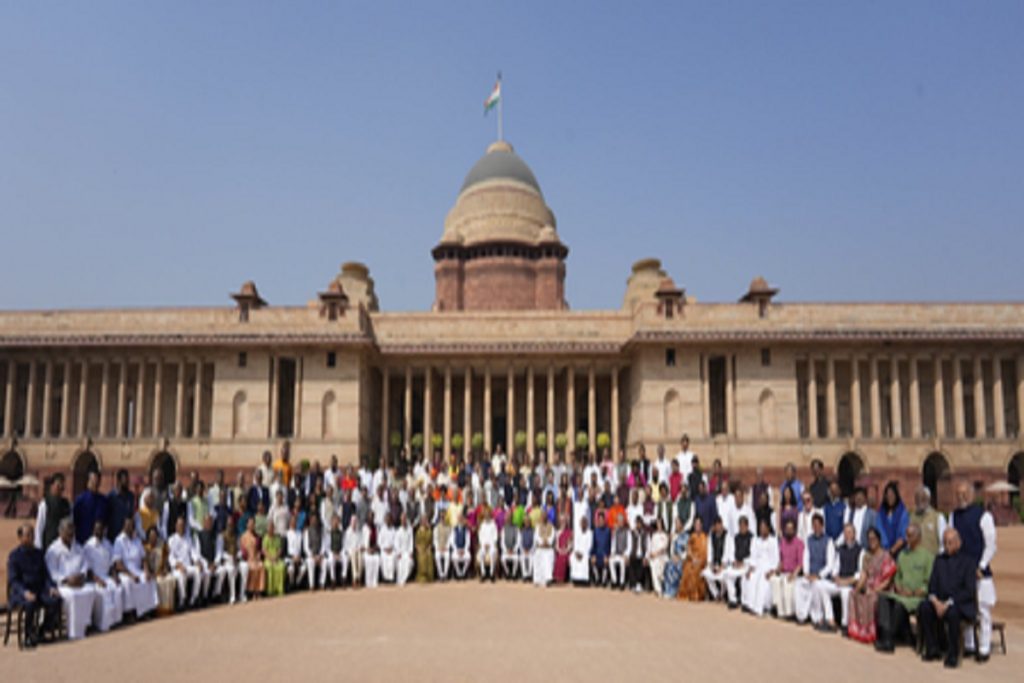 राज्यसभा से सेवानिवृत्त हो रहे सांसदों को सभापति ने दी विदाई!