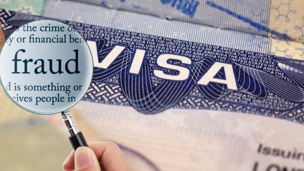 अमेरिका का ‘यू वीज़ा’ पाने के लिए भारतीयों ने रचा डकैती का नाटक, 11 लोग गिरफ्तार