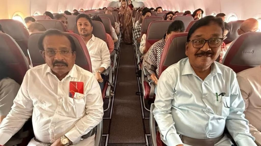 कर्नाटक कांग्रेस में कैबिनेट फेरबदल की मांग तेज, 30 से अधिक विधायक पहुंचे दिल्ली