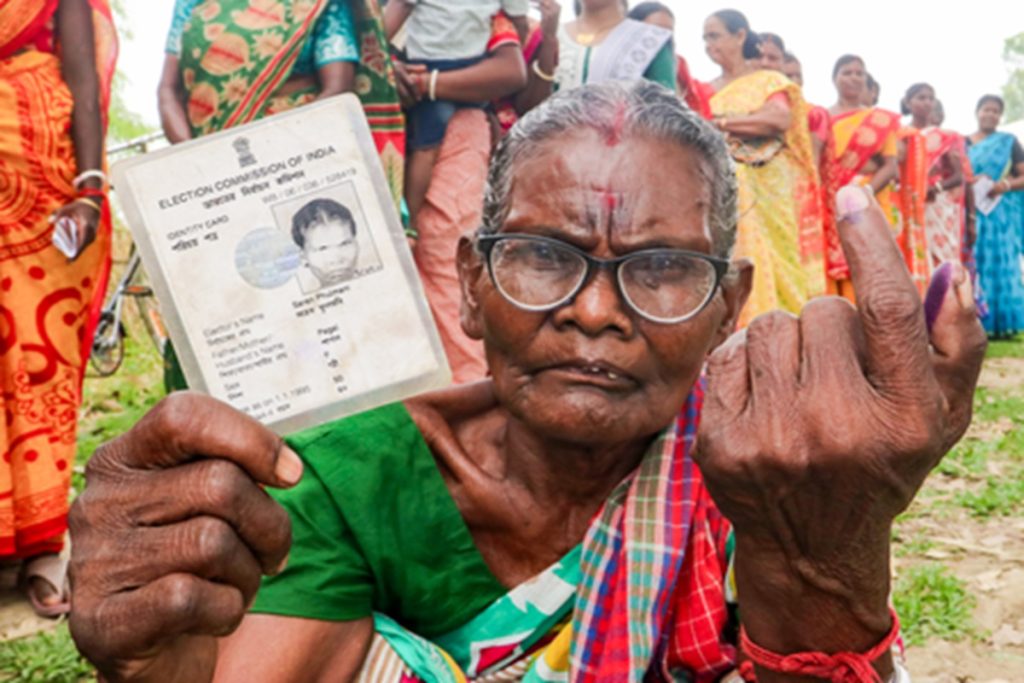 पश्चिम बंगाल में 89.93 और तमिलनाडु में 82.24 प्रतिशत मतदान, मतदाताओं में जबरदस्त उत्साह!