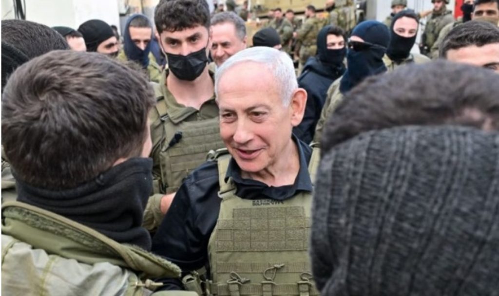 “युद्ध अभी खत्म नहीं हुआ”; बुलेटप्रूफ जैकेट में बेंजामिन नेतान्याहू का दक्षिण लेबनान दौरा