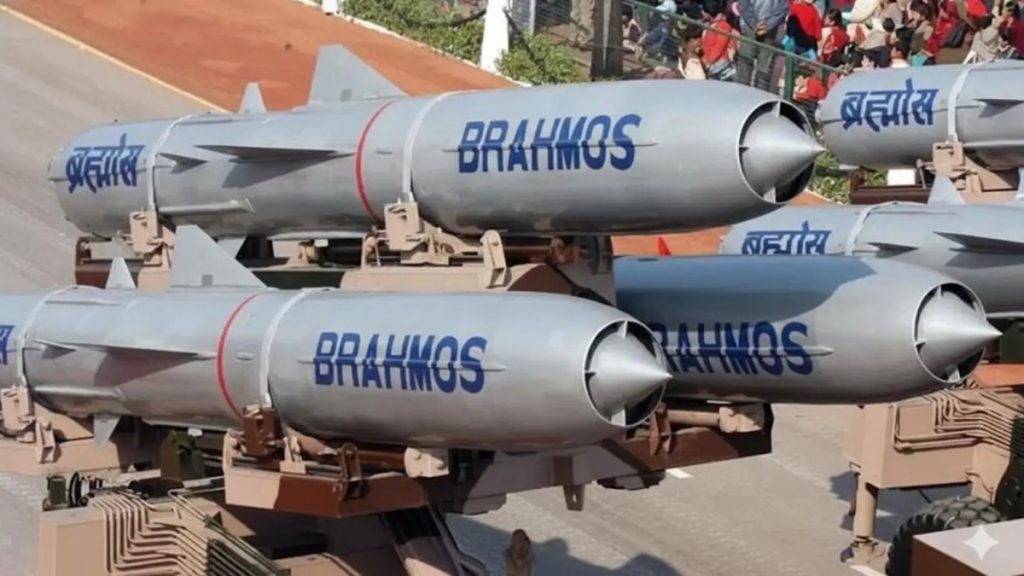 भारतीय सेना को सौंपी गई लखनऊ में बनी ब्रह्मोस मिसाइलों की पहली खेप