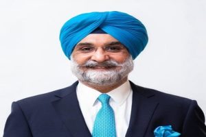 Delhi: Attack on Brigadier in Vasant Enclave; LG Sandhu Takes Action. Delhi Lieutenant Governor Tarunjit Singh Sandhu has strongly condemned the attack on a serving Indian Army Brigadier and his family in Vasant Enclave. LG Sandhu has directed the Delhi Police Commissioner and senior officials to conduct a thorough investigation into the matter and ensure that the strictest possible action is taken against the culprits. In a post on the social media platform 'X', the Delhi LG wrote, "I am deeply concerned by the incident that occurred in Vasant Enclave, in which a serving Indian Army Brigadier, his wife, and their 23-year-old son (an IIT Delhi graduate) were attacked." He added, "I personally spoke with Brigadier P.S. Arora to inquire about the incident and to check on his well-being. I also spoke with the Police Commissioner and the DCP, directing them to ensure a comprehensive and swift investigation into this case so that immediate action may be taken against those responsible.