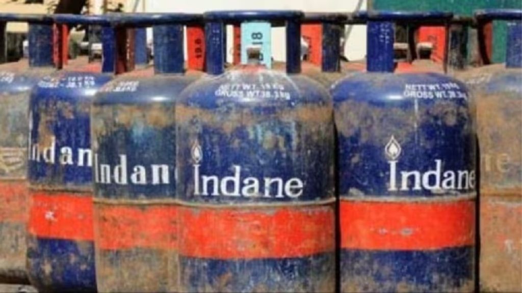 कमर्शियल LPG सिलेंडर ₹195.5 महंगा, मिनी सिलेंडर के दाम भी बढ़े