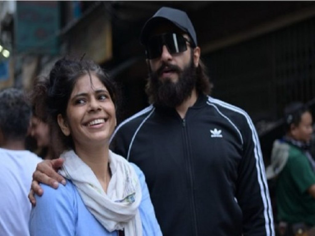 ‘धुरंधर: द रिवेंज’ के लिए 1 महीने में तैयार किए गए कुल 1000 पठानी कुर्ता-पजामा