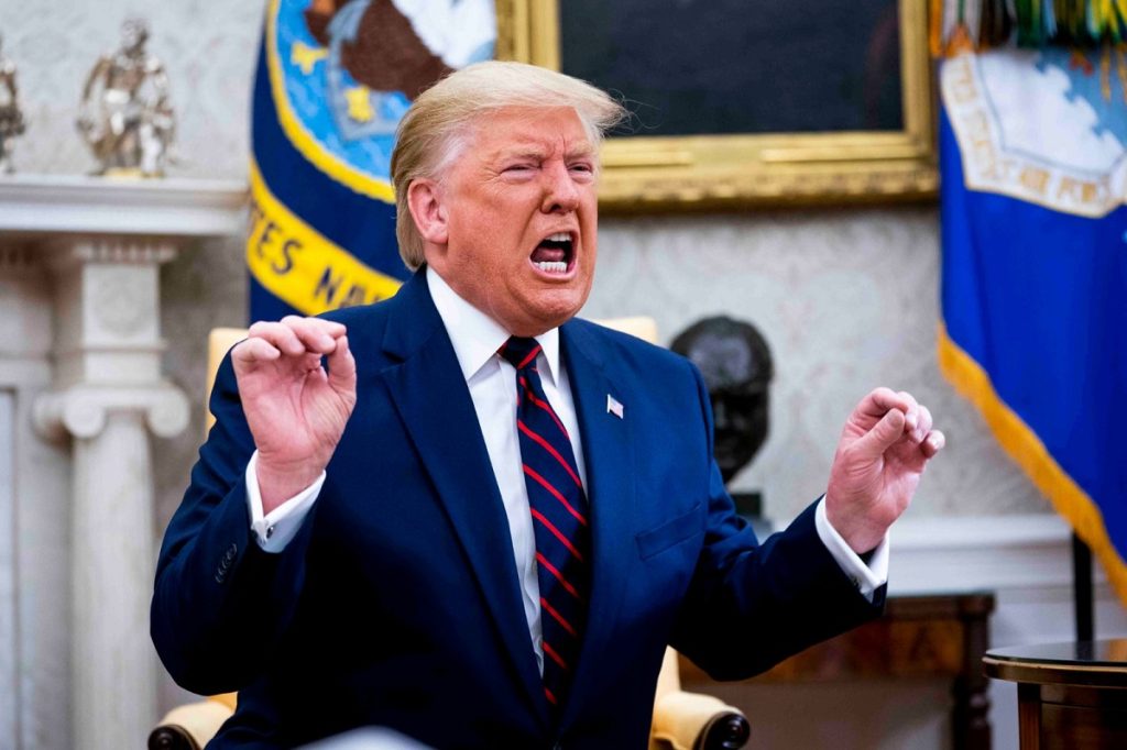 संवेदनशील सैन्य अभियान की जानकारी उजागर करने वाले पत्रकारों पर ट्रम्प नाराज़