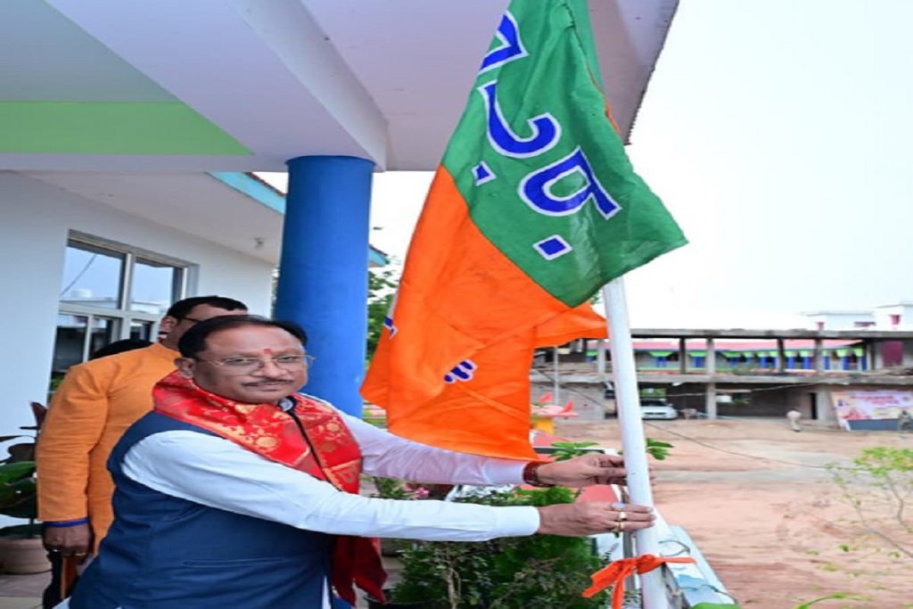 पूर्व पीएम वाजपेयी के सपने को पूरा करने को सरकार प्रतिबद्ध: देव साय 