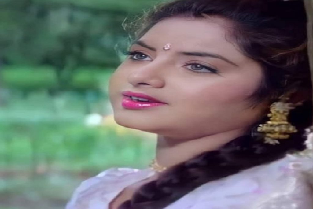 दिवंगत अभिनेत्री दिव्या भारती का अधूरा सपना, इस अभिनेता संग रोमांस!