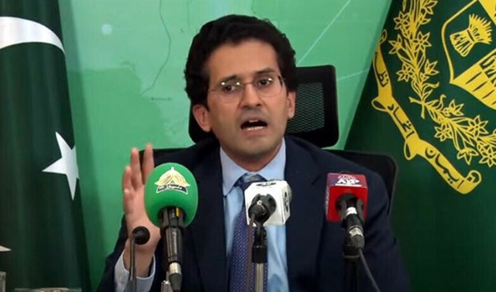 “भारत को एक हस्ताक्षर पर तेल मिल जाता है, पाकिस्तान को नहीं!”