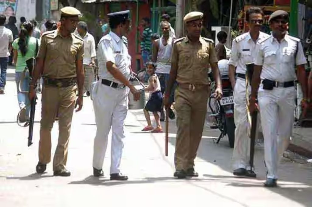 पश्चिम बंगाल चुनाव के दौरान पक्षपात के आरोप में पांच पुलिस अधिकारी निलंबित
