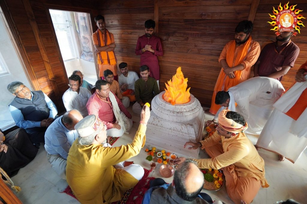 अयोध्या राम जन्मभूमि मंदिर में ‘ज्योति स्वरूप’ को लेकर उठा विवाद