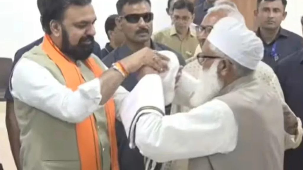  सीएम सम्राट चौधरी ने इस्लामी जालीदार टोपी पहनने से किया इनकार