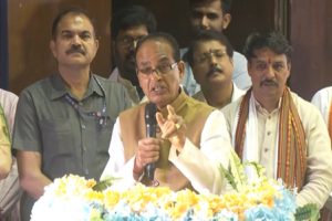 Shivraj-Takes-Aim-The-TMC-Merely-Reaped-a-Harvest-of-Votes-Holds-Direct-Dialogue-with-Farmers-in-Bengal