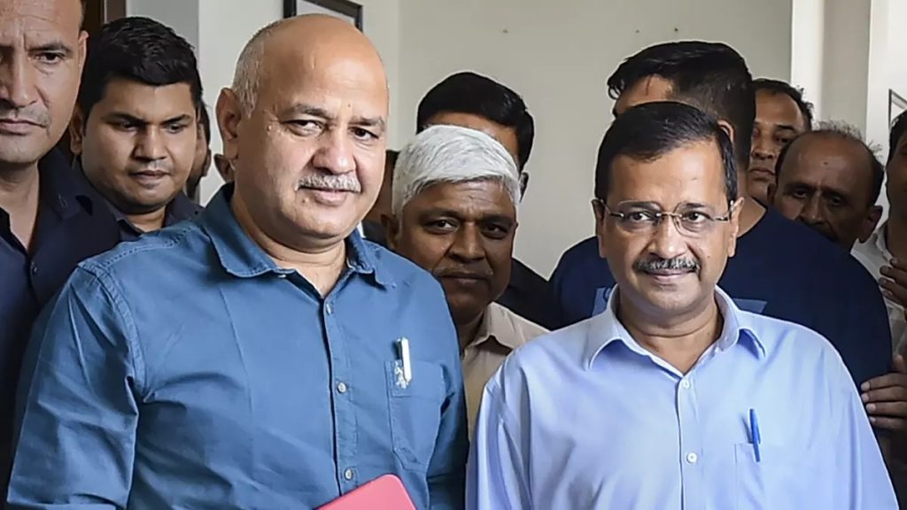 दलबदलुओं पर कार्रवाई के लिए AAP एक्शन मोड में; सिसोदिया ने केजरीवाल से की मुलाकात