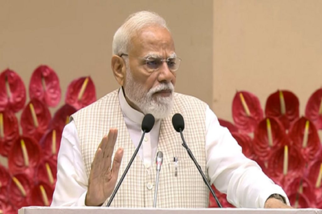 नारी शक्ति सम्मेलन में बोले नरेंद्र मोदी, महिला नेतृत्व से संवेदनशील सिस्टम बनता