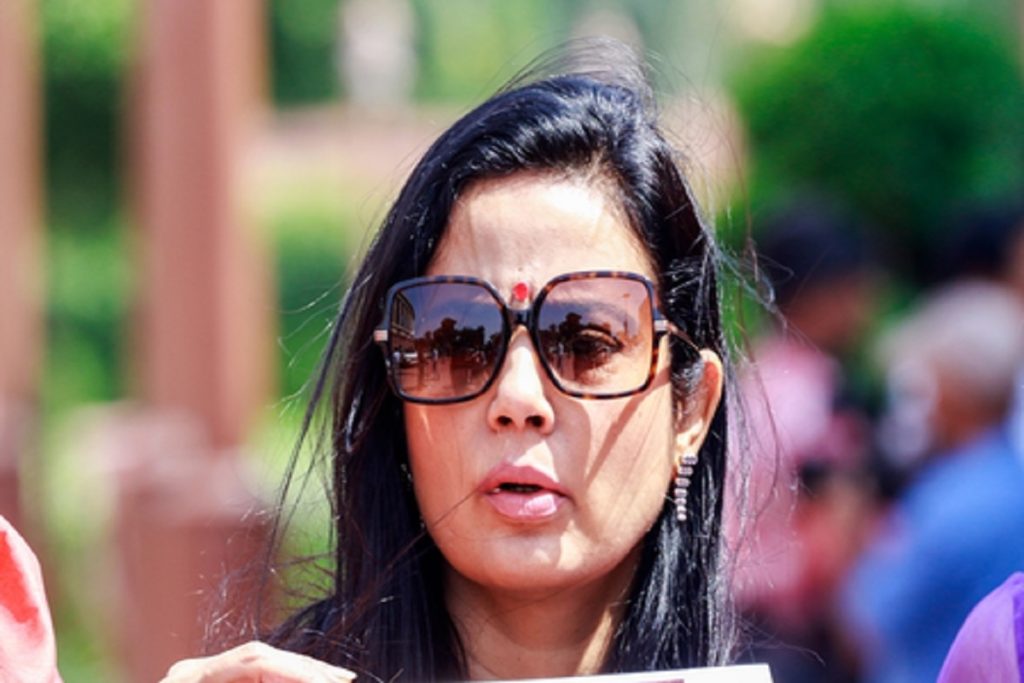 टीएमसी सांसदों ने चुनाव आयोग पर भाजपा के इशारे में काम आरोप लगाया!