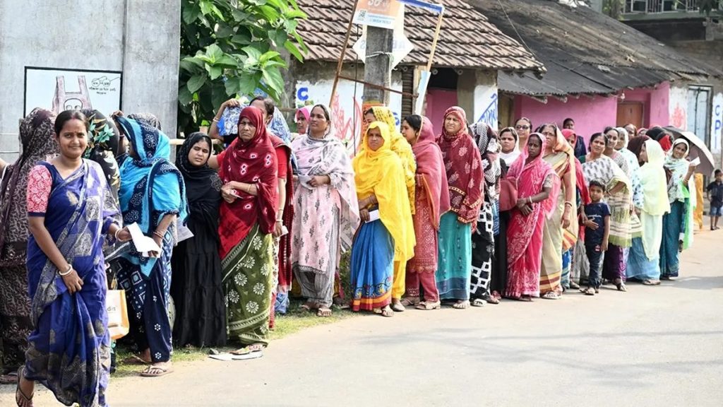 बंगाल चुनाव: अंतिम चरण में हिंसा और हंगामे के बीच 11 बजे तक 40 प्रतिशत मतदान