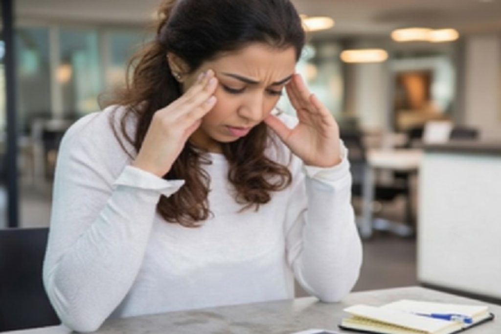 क्या है साइकोलॉजिकल फर्स्ट एड, मानसिक समस्याओं में कैसे करता मदद!