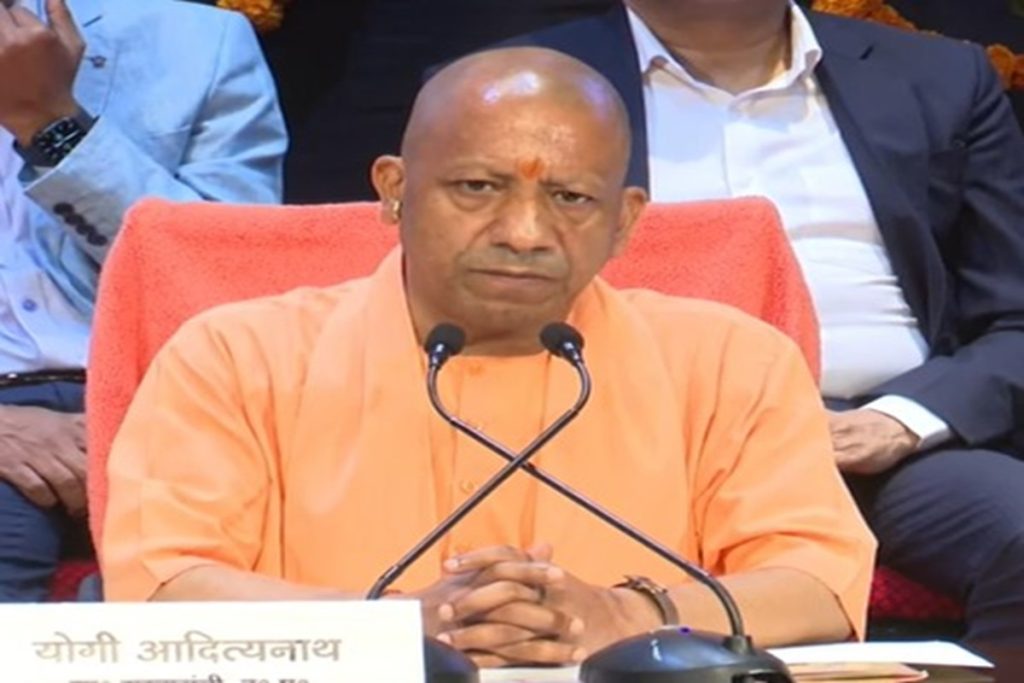 उत्तर प्रदेश में आंधी-तूफान बिजली गिरने से 18 मौतें, योगी आदित्यनाथ सख्त!