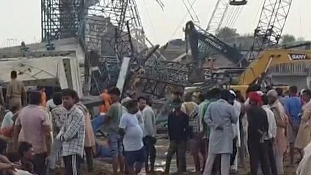 तेज आंधी और बारिश से बेतवा नदी पर निर्माणाधीन पुल ढहा, 6 मजदूरों की दर्दनाक मौत