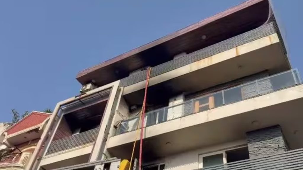 दिल्ली के विवेक विहार में भीषण आग, 9 लोगों की मौत; एसी ब्लास्ट की आशंका