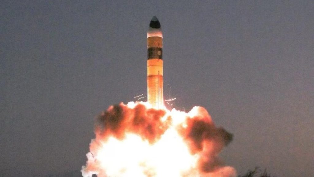 भारत ने किया MIRV तकनीक वाली अग्नि-5 मिसाइल का सफल परीक्षण, 5000KM से ज्यादा रेंज