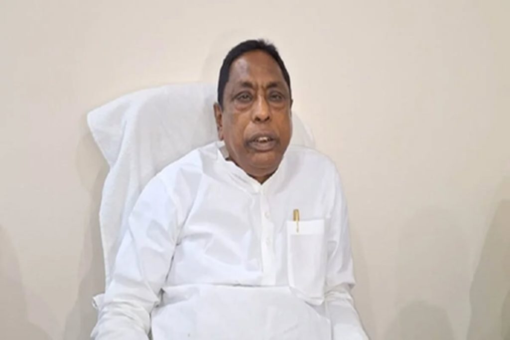 दो साल बाद जेल से बाहर आए आलमगीर, बाबूलाल ने कसा तंज!