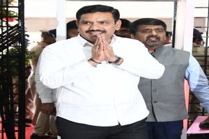 Amidst-Congress-Turmoil-Early-Elections-in-Karnataka-Are-Certain-Vijayendras-Big-Claim
