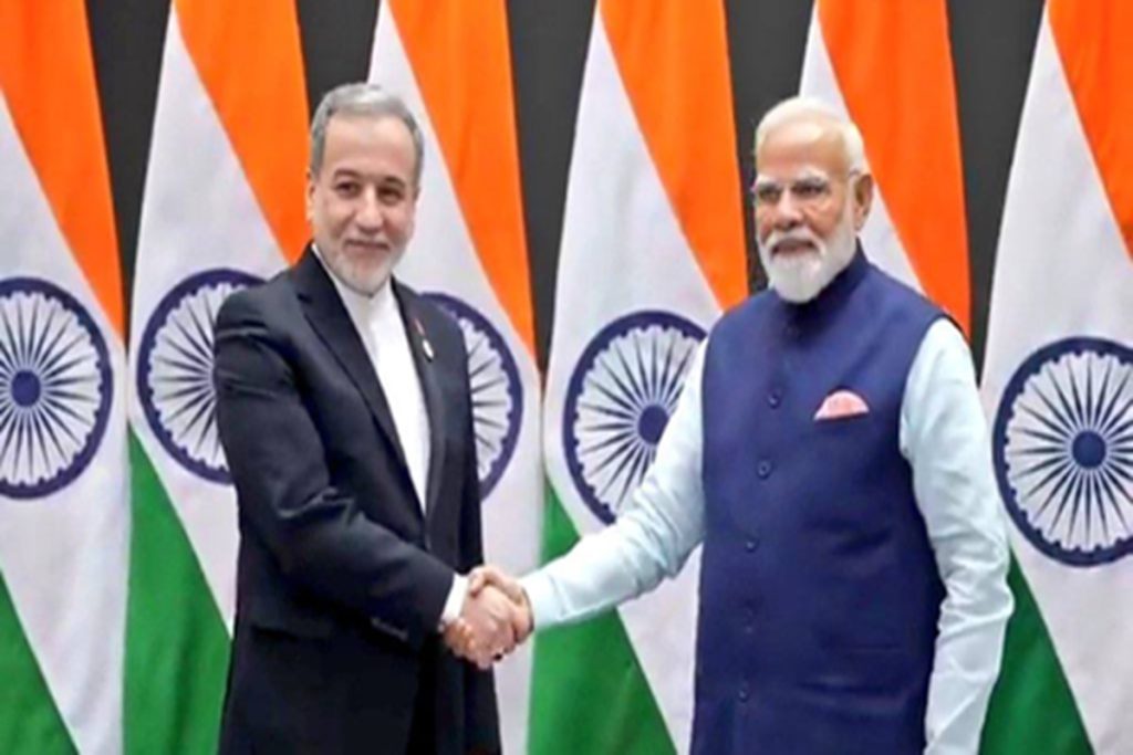 ब्रिक्स सम्मेलन में पीएम मोदी से मिले अराघची, वैश्विक मुद्दों पर चर्चा!