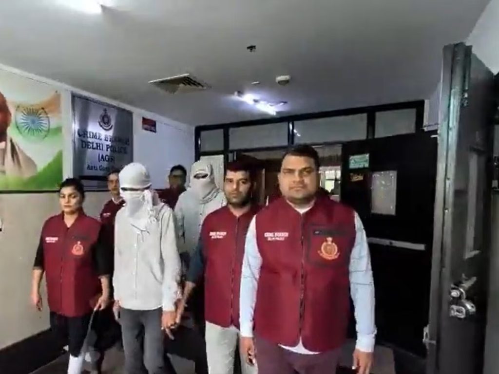 नकली मोबाइल एक्सेसरी रैकेट का भंडाफोड़, OPPO, OnePlus और Realme के फर्जी मोबाईल बरामद