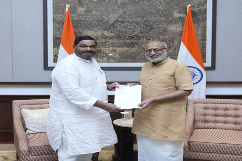 बीजेडी को बड़ा झटका, सांसद देबाशीष सामंतराय ने पार्टी छोड़ी, इस्तीफा दिया!