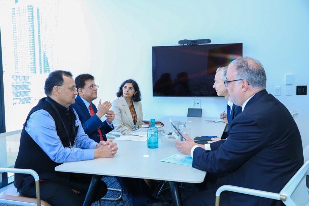 कनाडा में निवेश बढ़ाने के मिशन पर पीयूष गोयल, शीर्ष CEOs से की मुलाकात