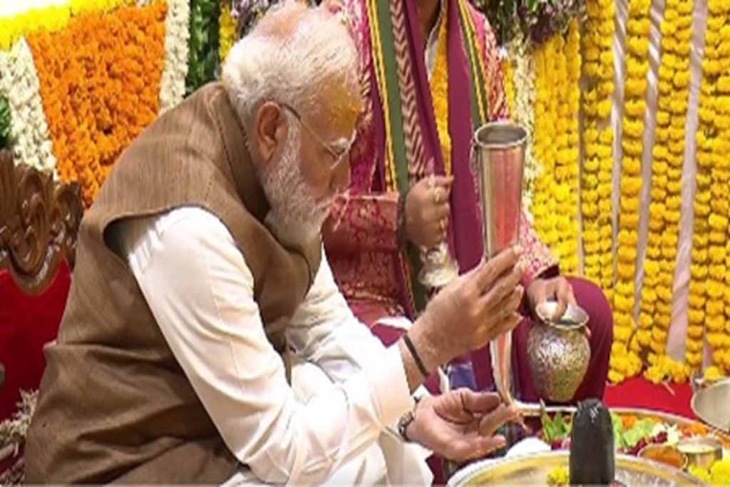 ‘सोमनाथ अमृत महोत्सव’ कार्यक्रम में शामिल हुए प्रधानमंत्री मोदी! 
