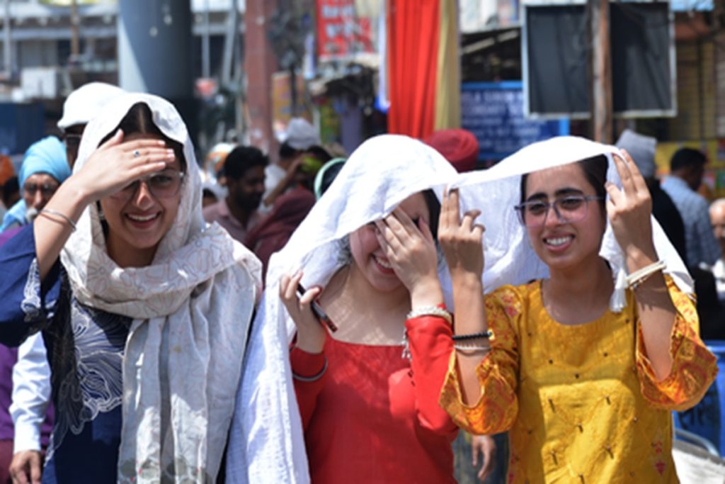 मध्य प्रदेश में अगले पांच दिन भीषण गर्मी का कहर, रेड और ऑरेंज अलर्ट जारी!